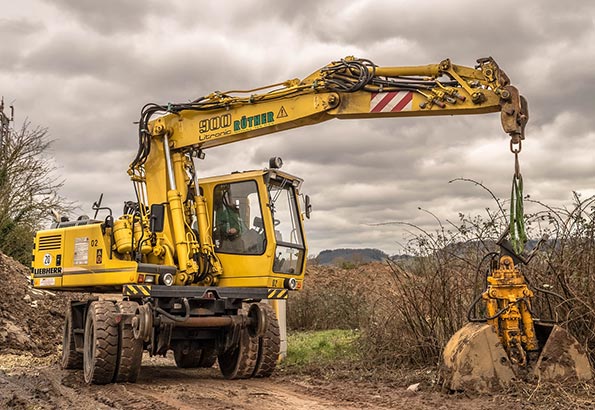 推土机价格比较:不同品牌与型号的选购建议
